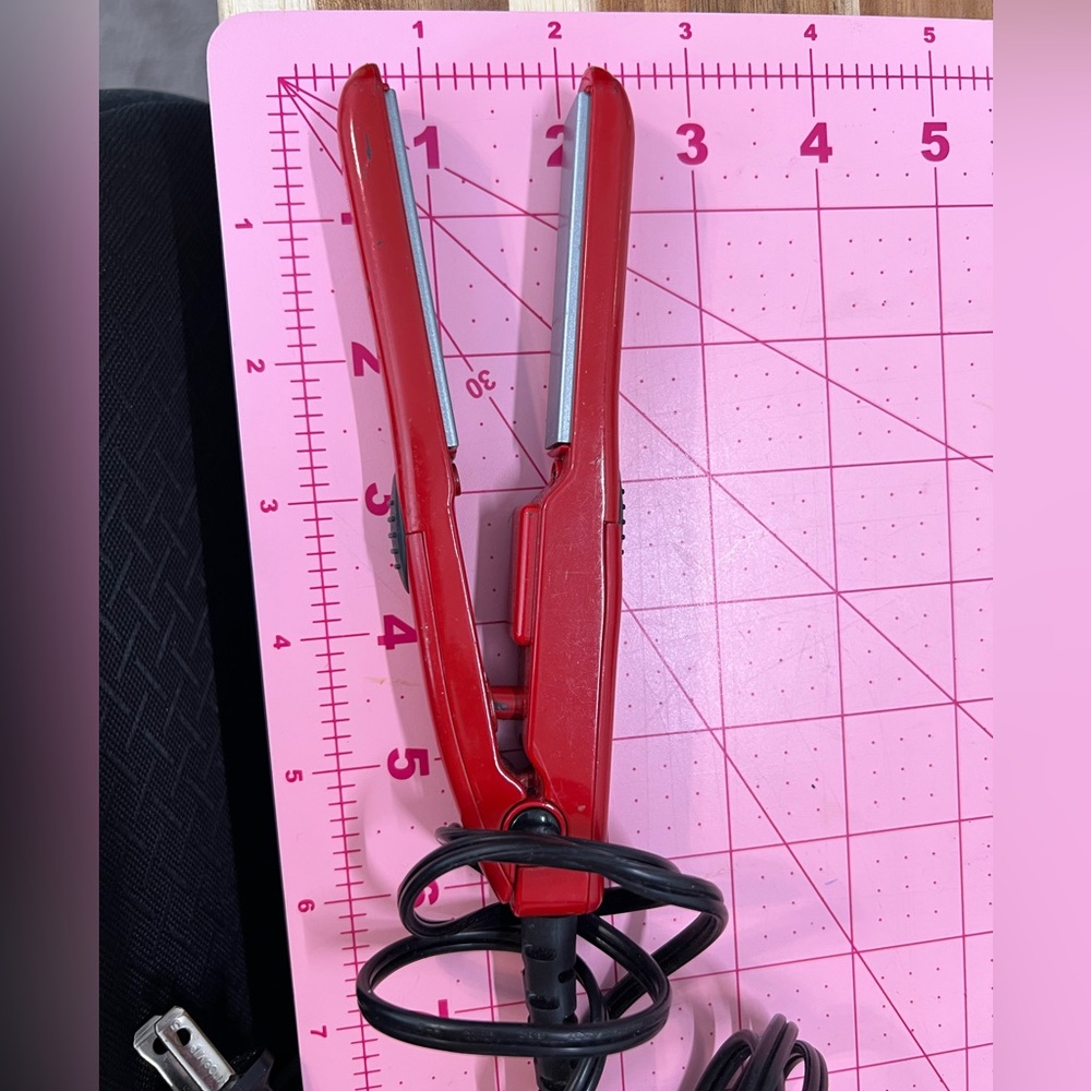 Conair Mini 6 inch Portable Red Hair Straightener